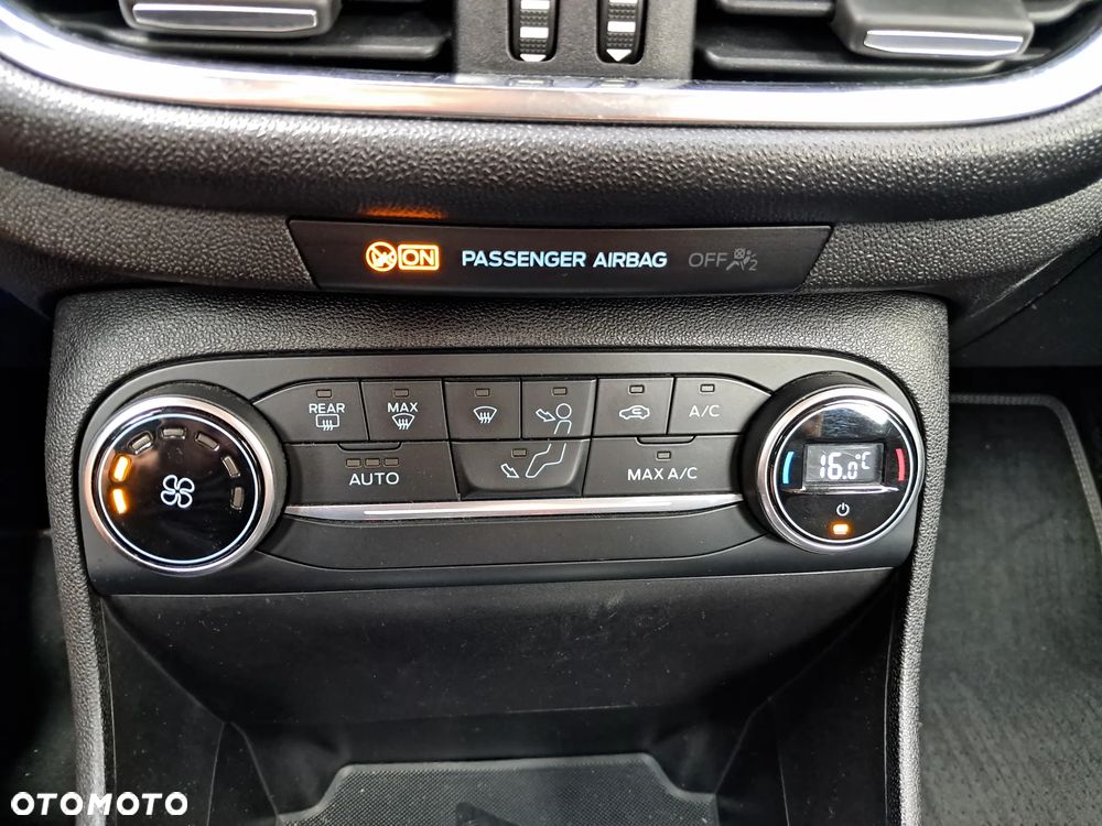 Ford Fiesta 1.0 EcoBoost S&S TITANIUM - 12