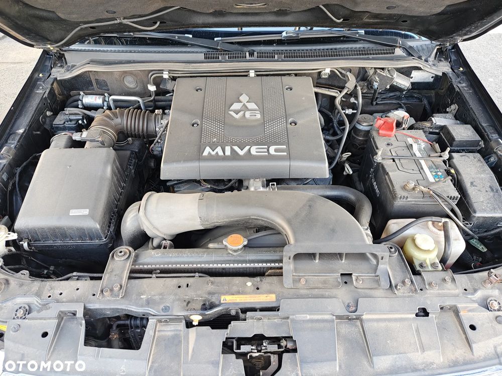 Mitsubishi Pajero 3.8 V6 Automatik Instyle - 18
