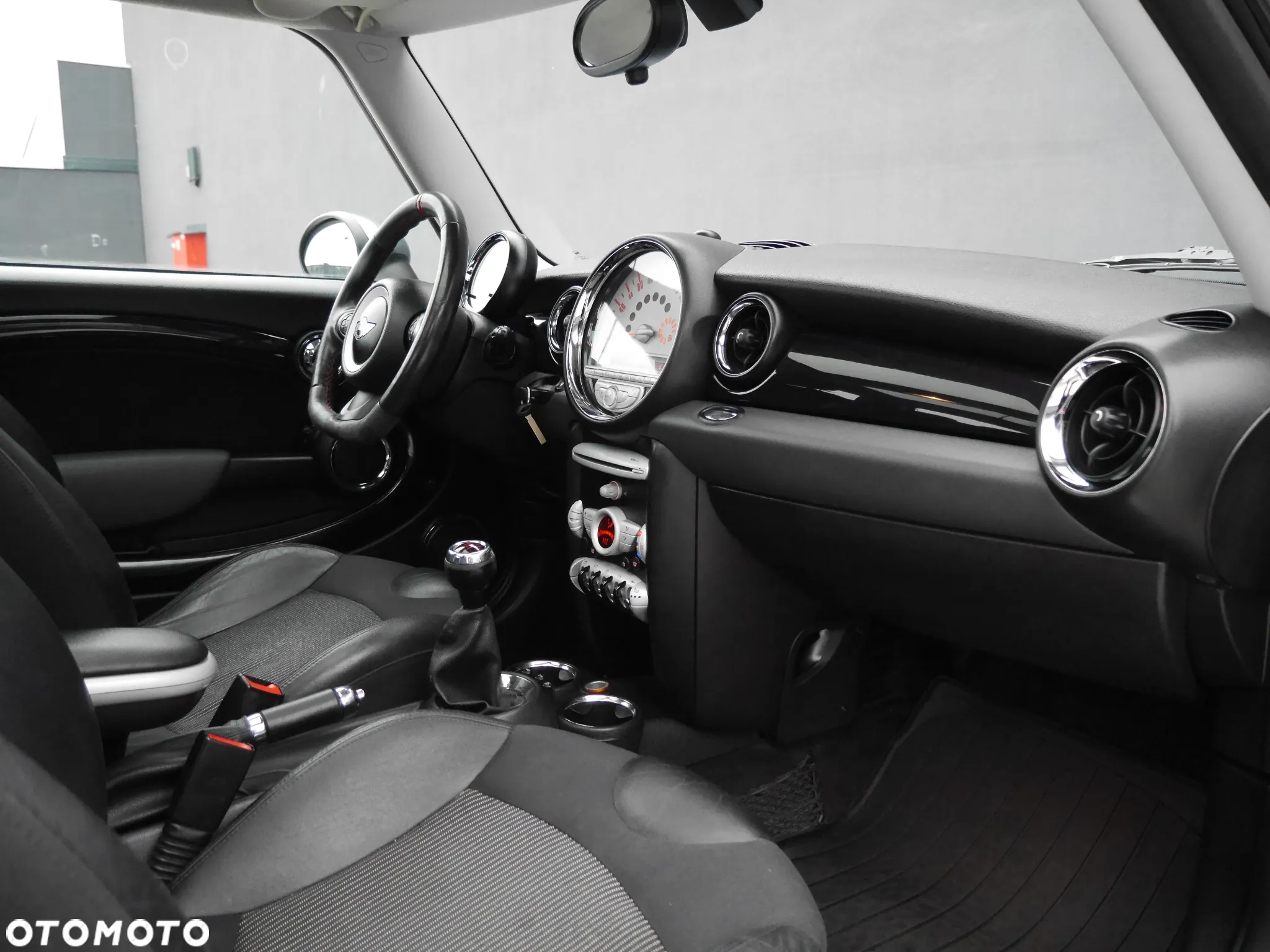 MINI Cooper S 50 Camden - 23