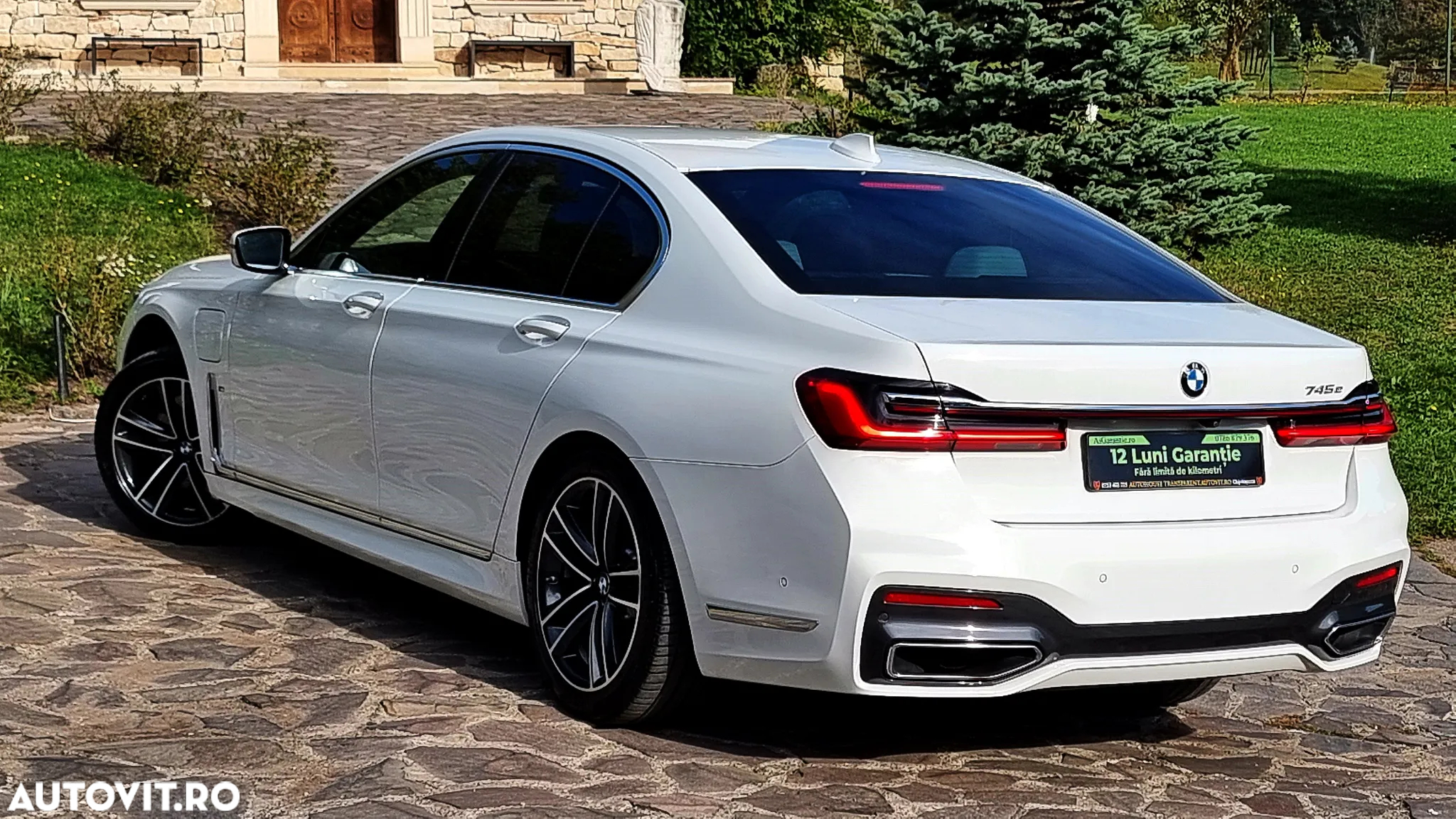 BMW Seria 7 745e - 20