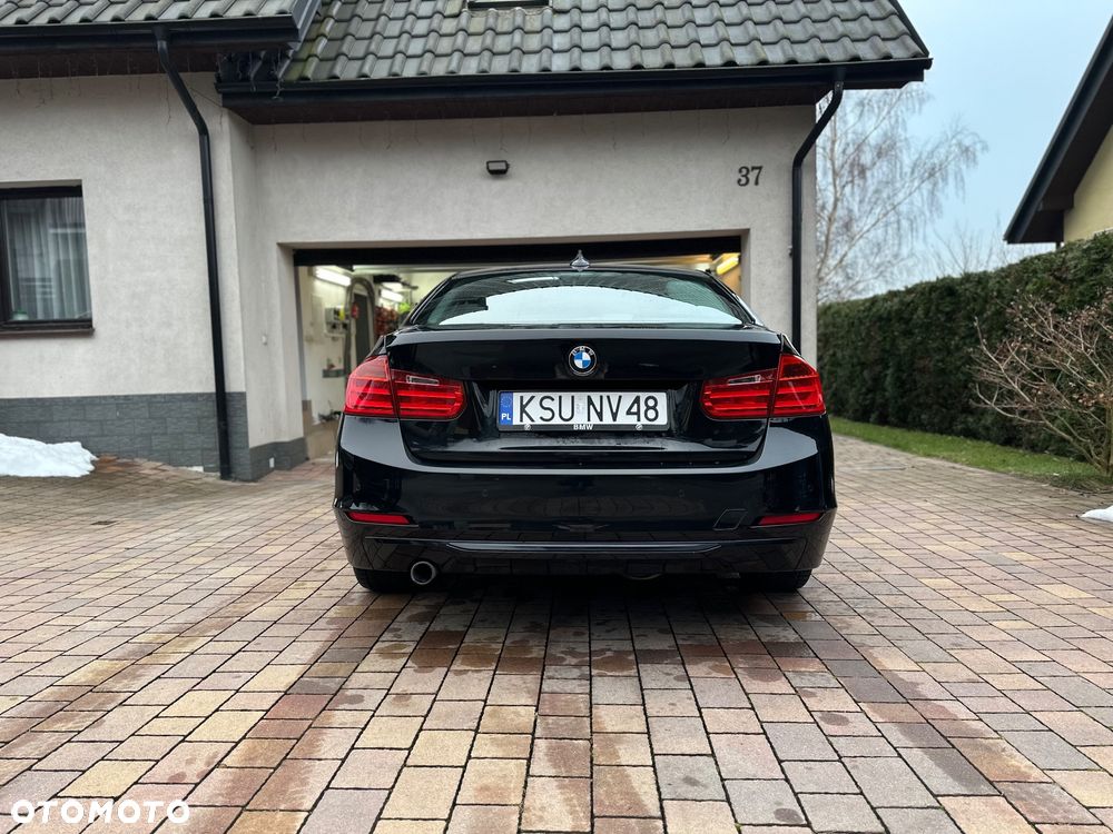 BMW Seria 3 320d DPF Edition Sport - 10