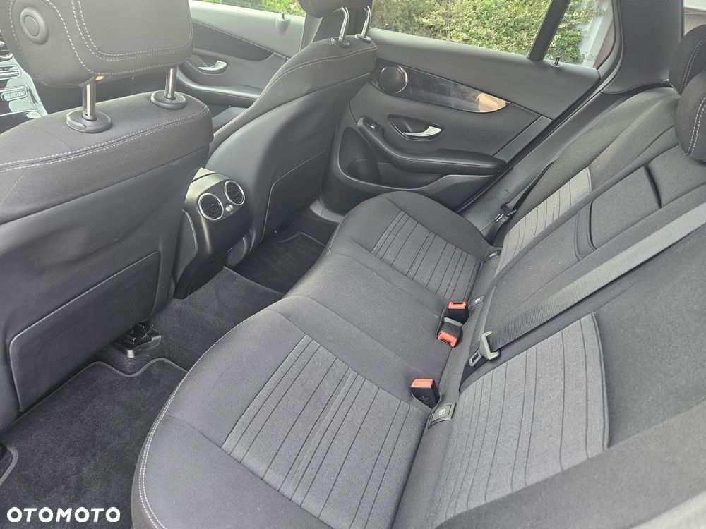 Mercedes-Benz GLC 300 e 4-Matic - 17