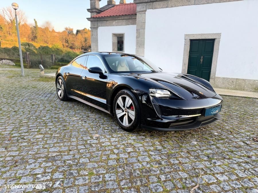 Porsche Taycan 4S - 9