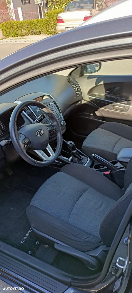 Kia Ceed 1.6 GSL Style - 2
