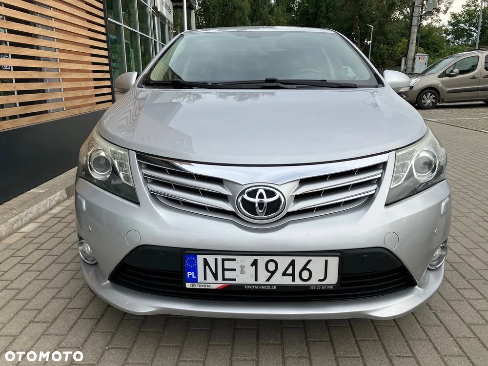Toyota Avensis 1.8 Premium - 12