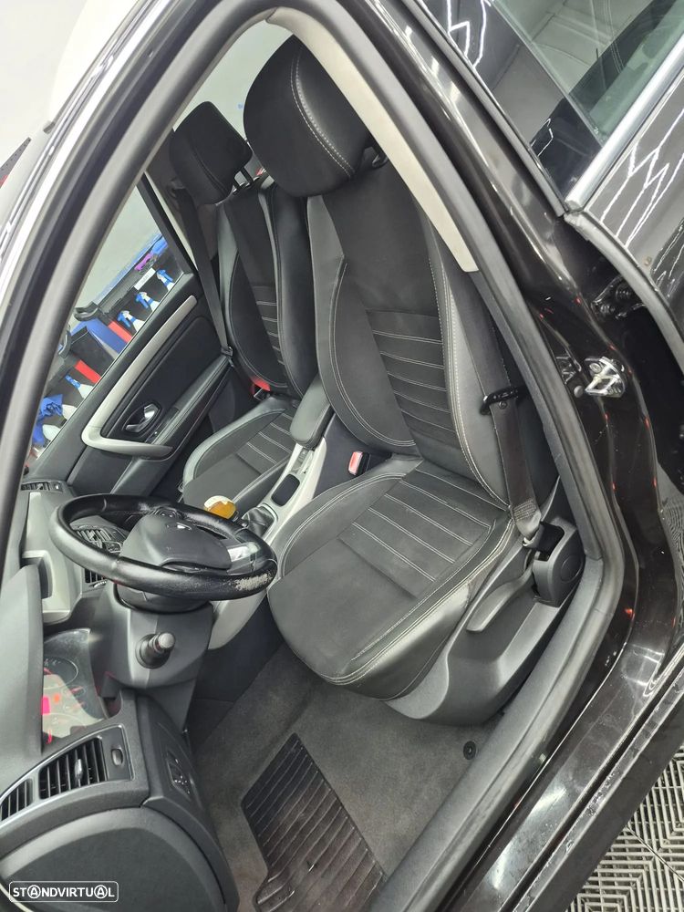 Renault Laguna Break 1.5 dCi SE Black Line 110g - 17