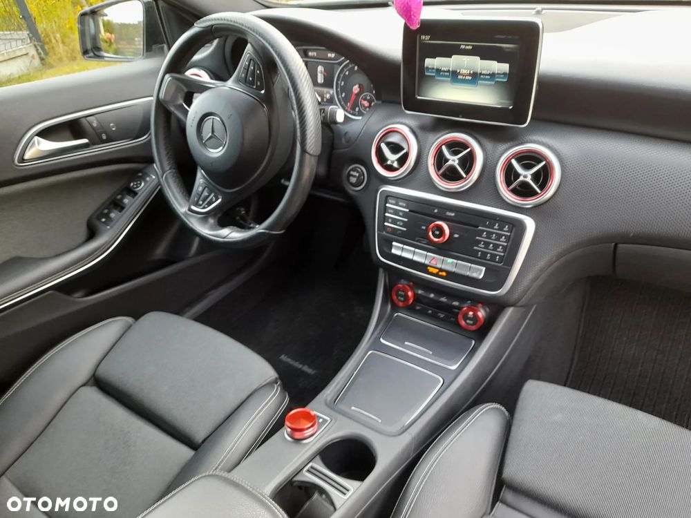 Mercedes-Benz Klasa A 180 7G-DCT AMG Line - 20