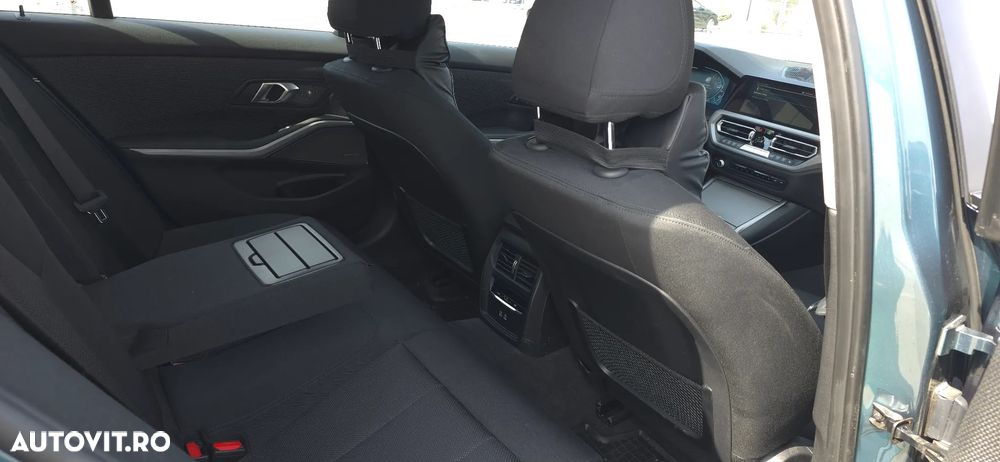 BMW Seria 3 330e Aut. Advantage - 16