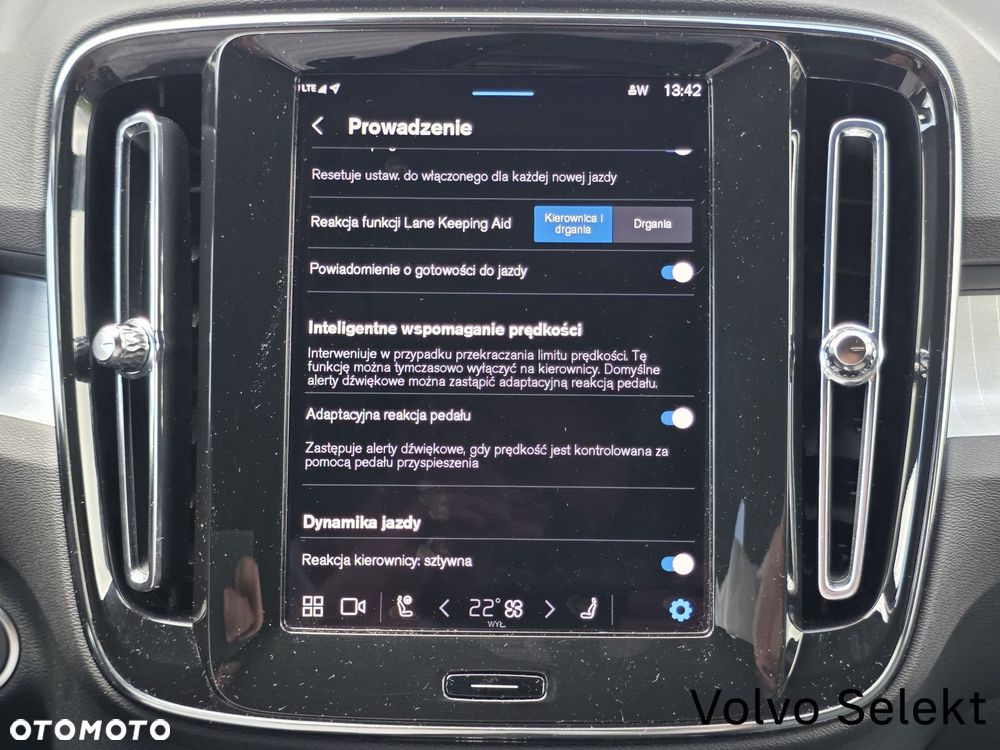 Volvo XC 40 - 25