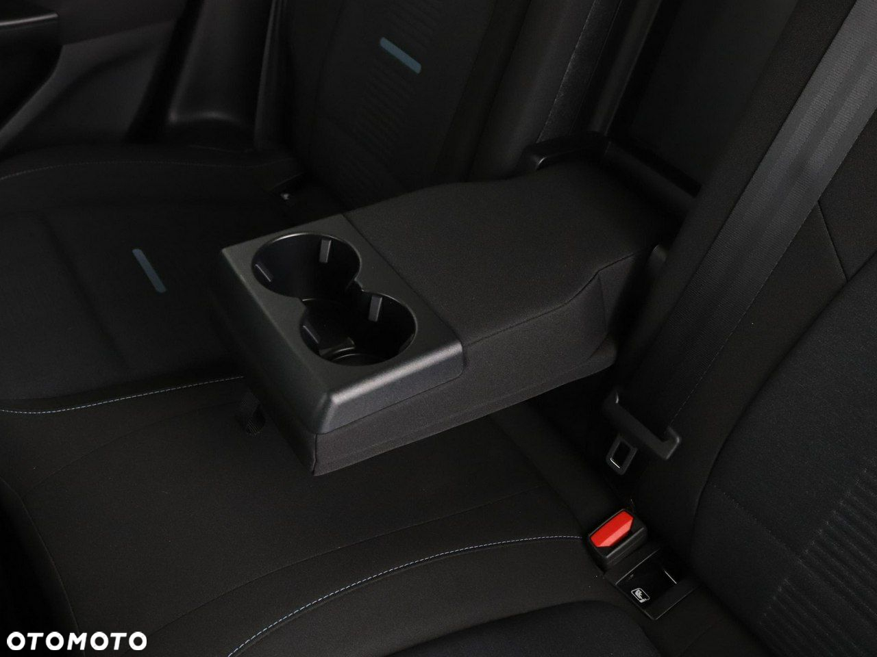 Ford Focus 1.0 EcoBoost Hybrid ACTIVE X - 40