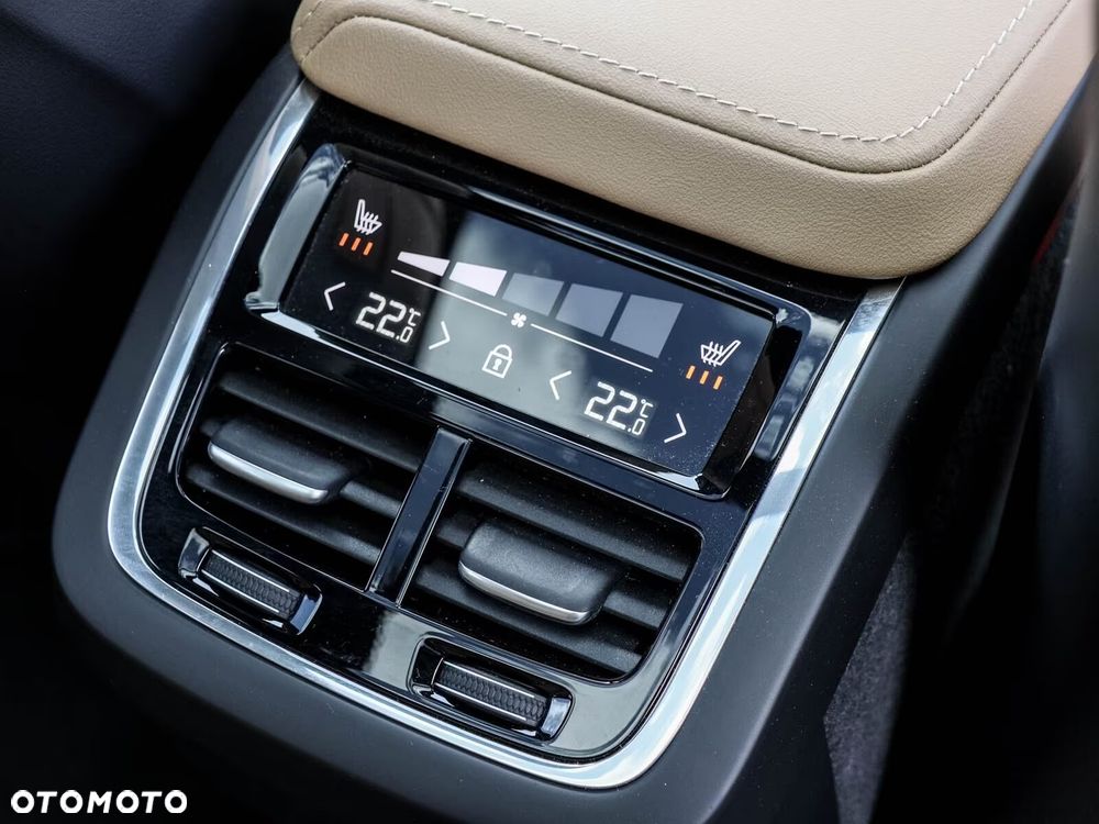 Volvo XC 60 B5 B AWD Ultra Black Edition - 12