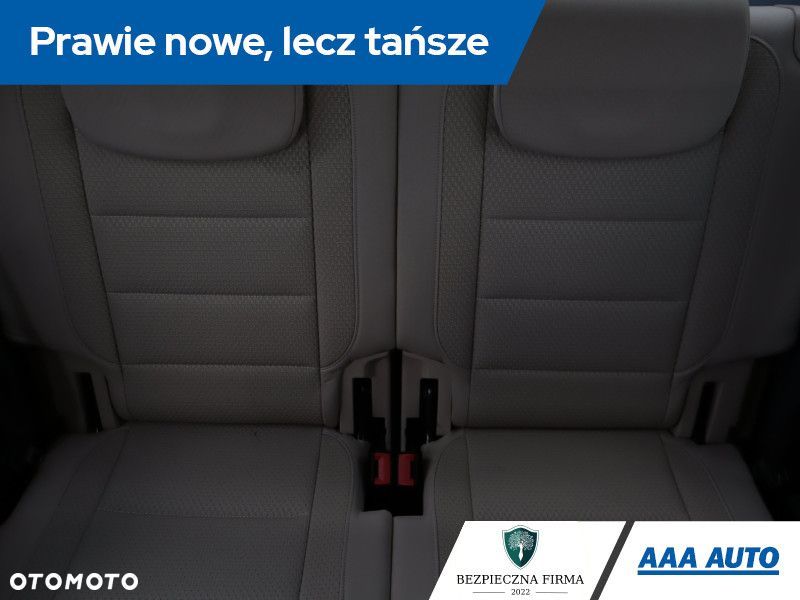 Volkswagen Touran - 24