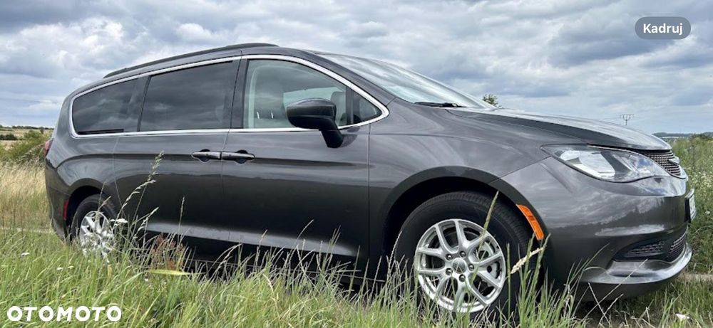 Chrysler Town & Country - 3