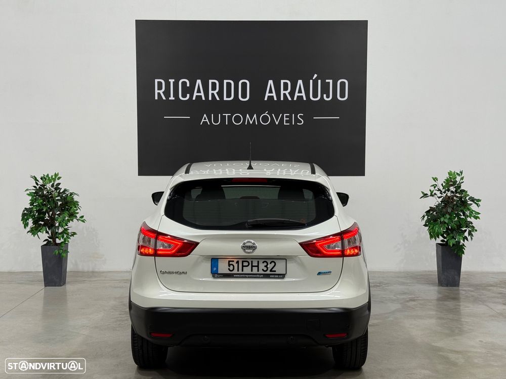 Nissan Qashqai 1.5 dCi N-Connecta - 26