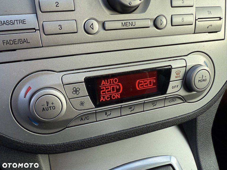 Ford Kuga 2.0 TDCi 2x4 Titanium - 26