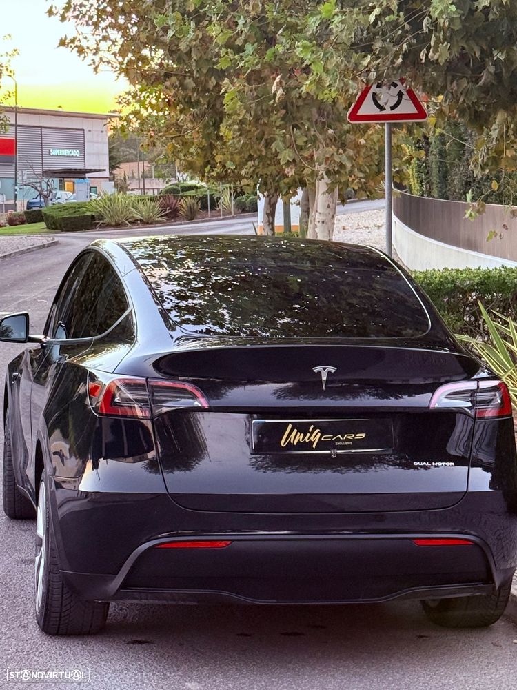 Tesla Model Y Long Range Dual Motor AWD - 31