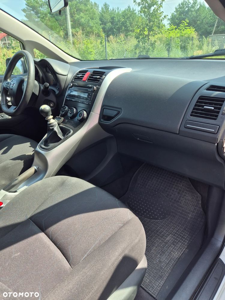 Toyota Auris 1.4 D-4D Life - 11