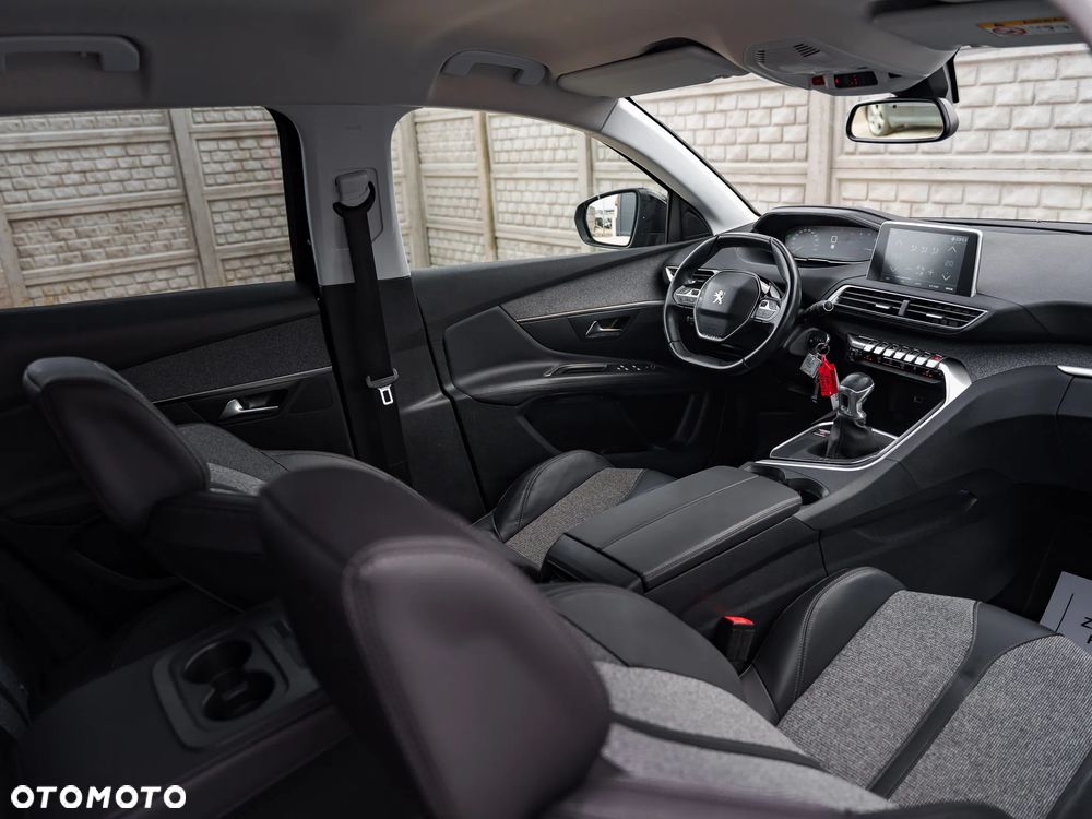 Peugeot 3008 1.5 BlueHDi Allure S&S - 16