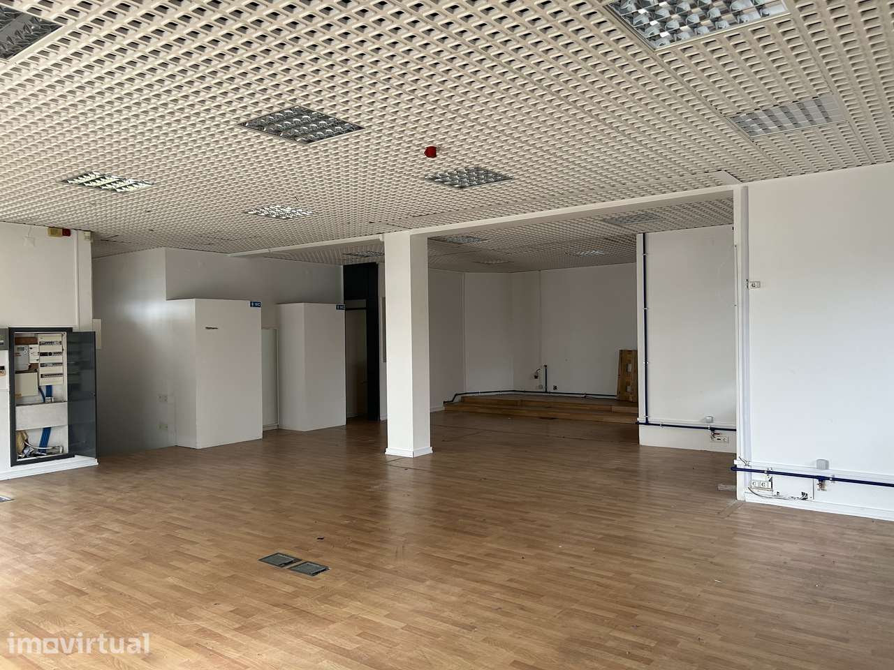 Espaço Comercial para Arrendamento - Grande imagem: 3/3