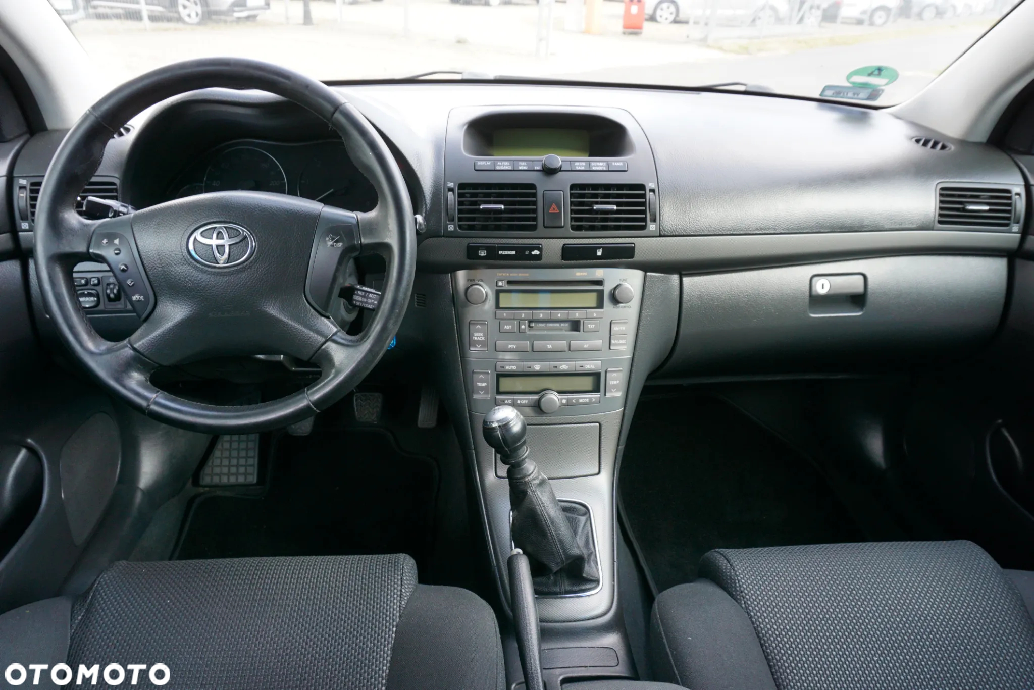 Toyota Avensis 2.2 D-4D Sol - 12