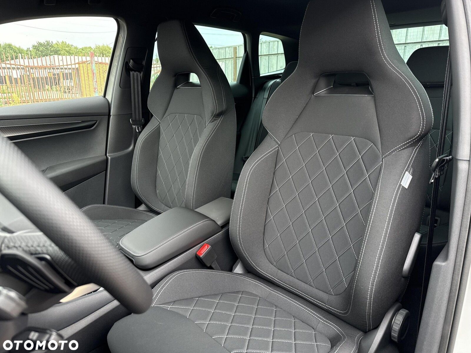 Skoda Karoq 1.5 TSI ACT Sportline DSG - 12