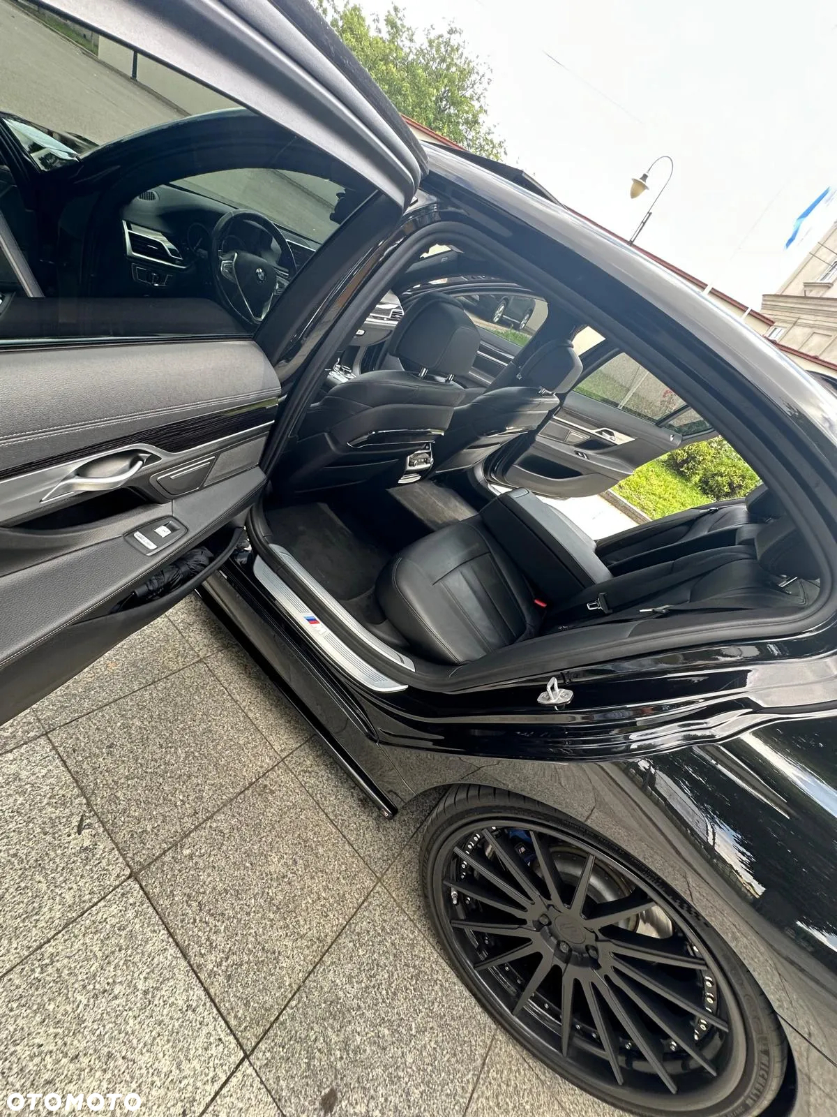 BMW Seria 7 740Li - 21