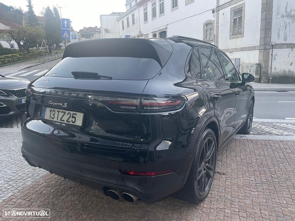 Porsche Cayenne S - 4
