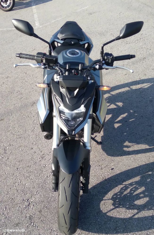 Honda CB 750 HORNET - 14