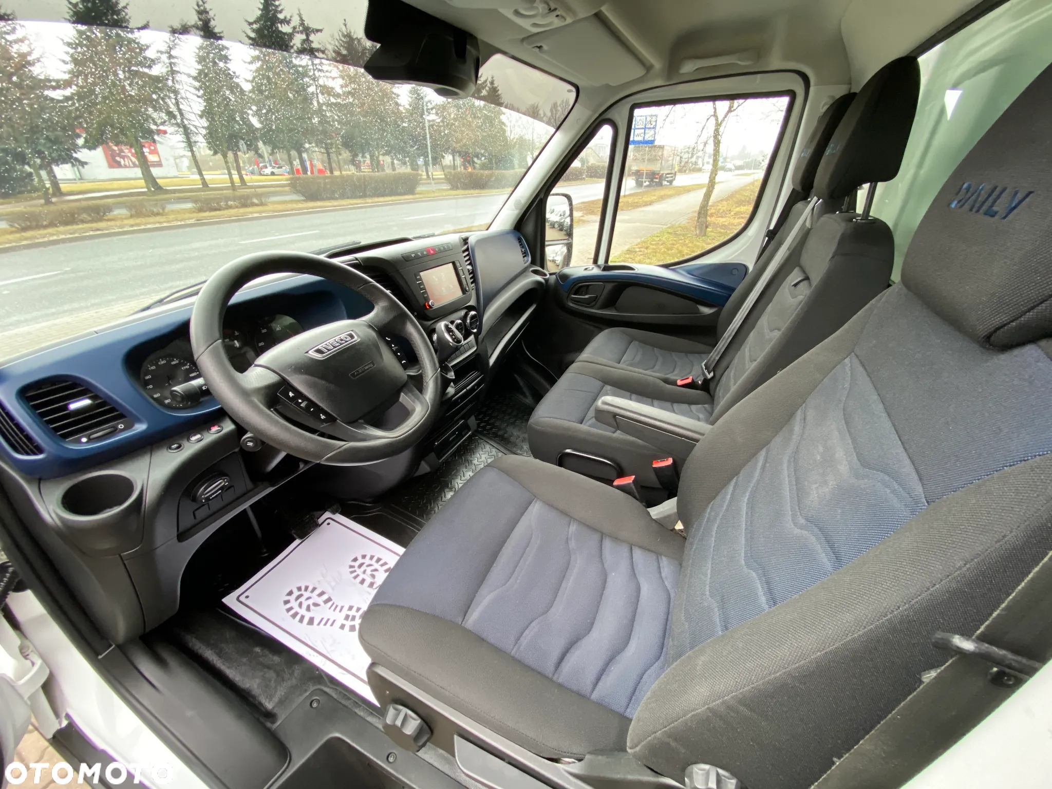 Iveco DAILY 35S16 HI-MATIC KONTENER 8 EUROPALET WINDA ZEPRO - 27