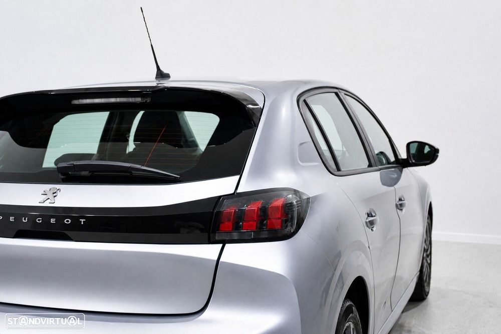 Peugeot 208 1.2 PureTech Allure EAT8 - 8