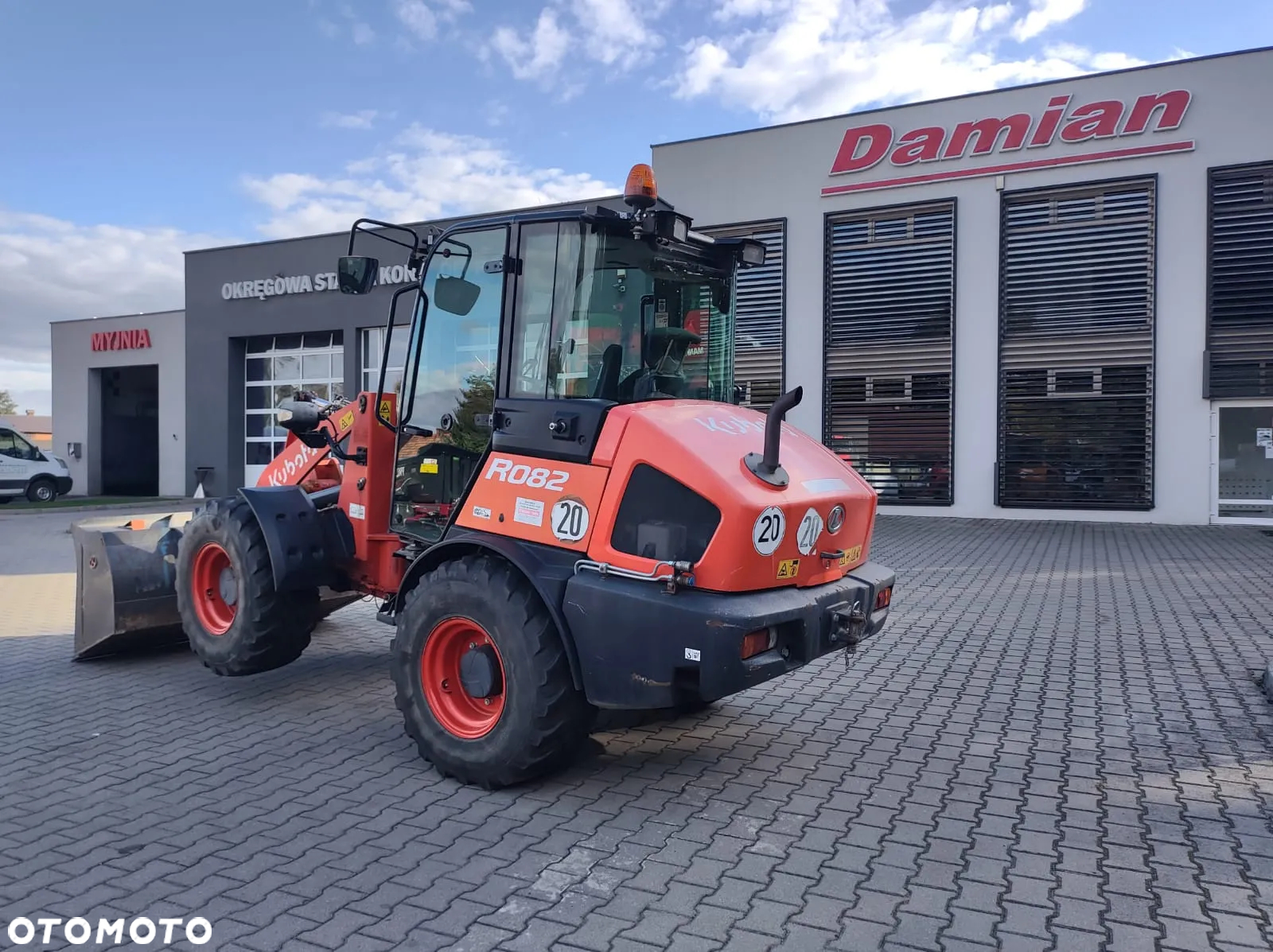 Kubota R082 - 2