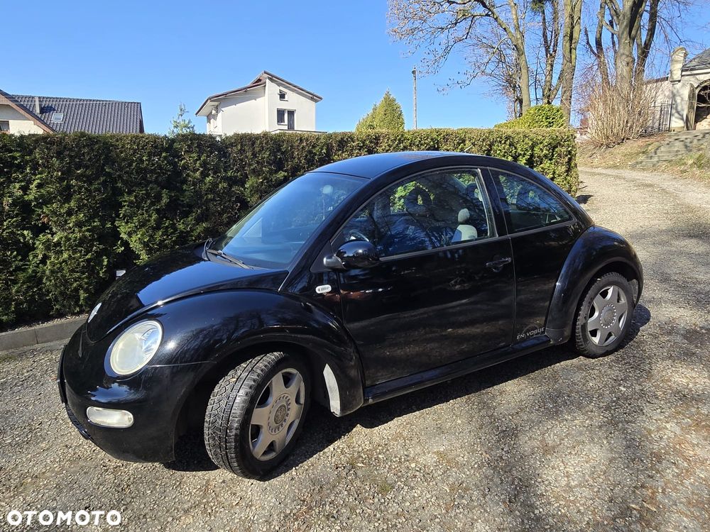Volkswagen New Beetle - 1