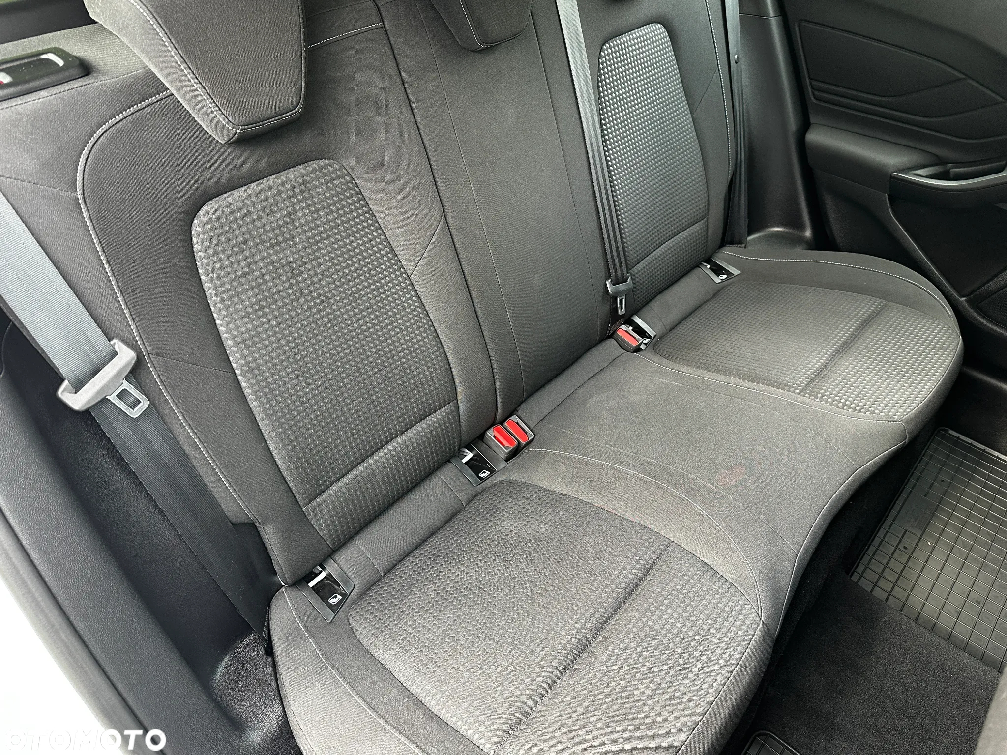 Ford Focus 1.5 EcoBlue Connected - 24