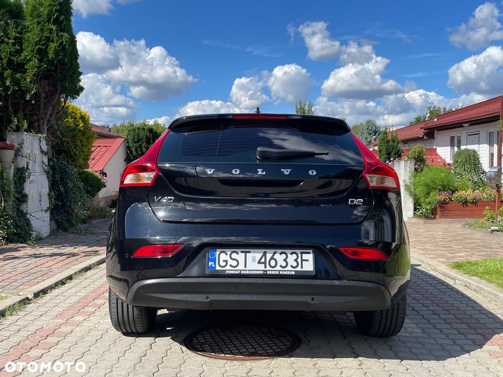 Volvo V40 D2 Drive-E R-Design Momentum - 11
