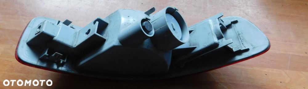 lampa prawa tył dolna odblask C-CROSSER 4007 OUTLANDER - 2