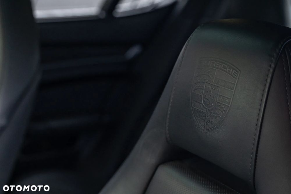 Porsche Panamera Turbo PDK - 22