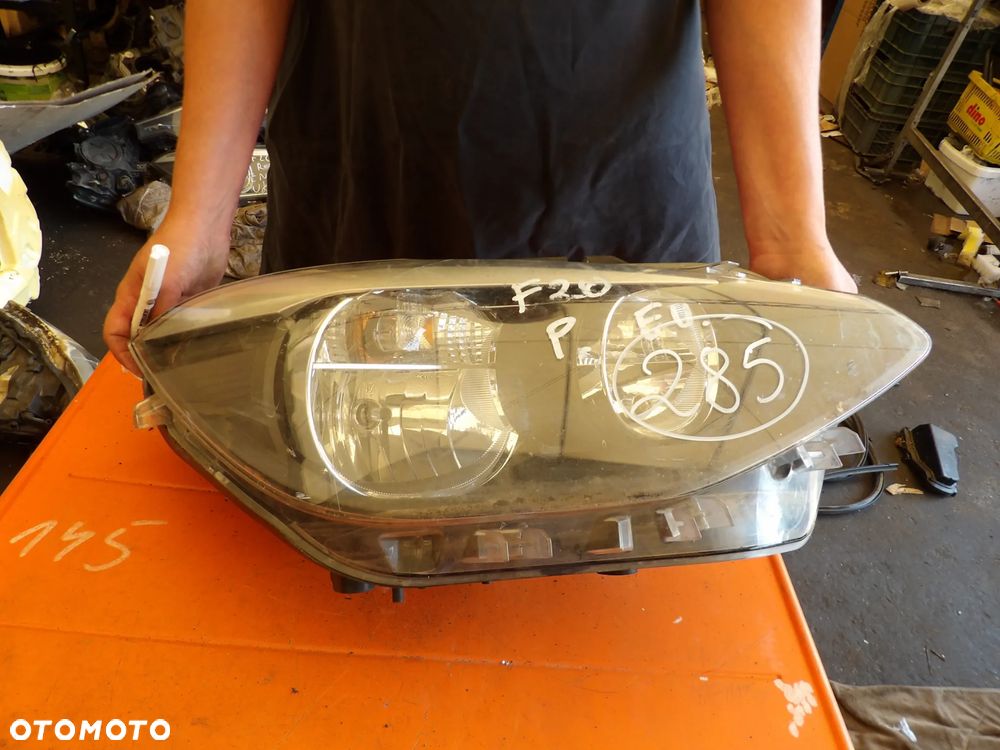 BMW - F20 - H7 - UŁAMANY UCHWYT - BRUDNA W ŚRODKU - PRAWA LAMPA PRZEDNIA - EUROPA - 7229672 - 1