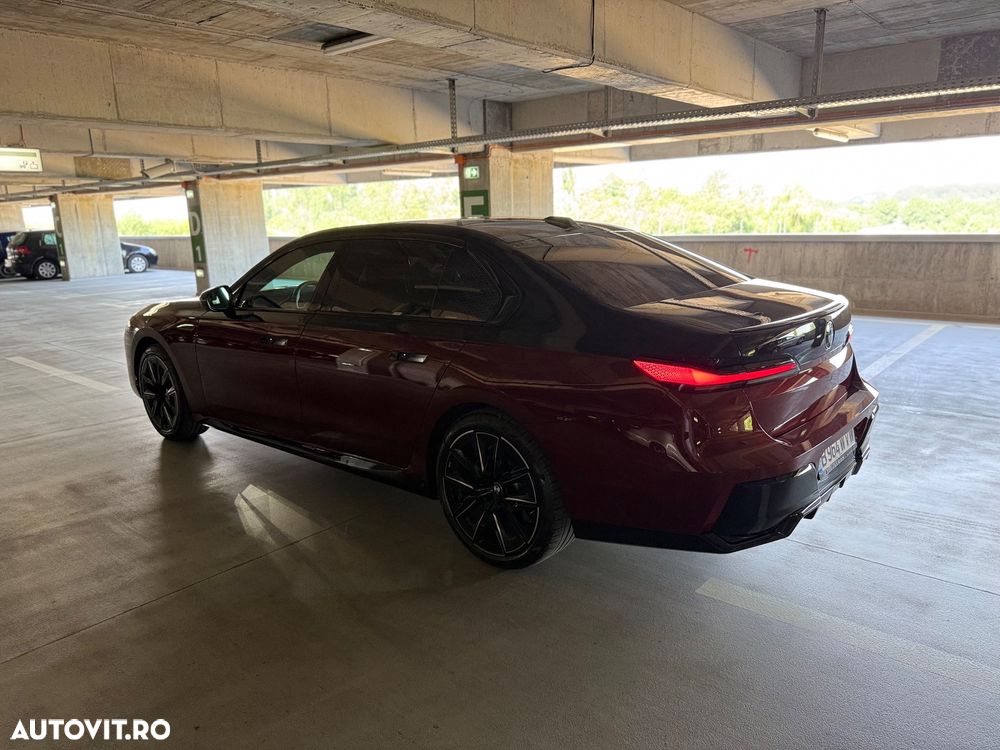 BMW Seria 7 740d xDrive MHEV - 10