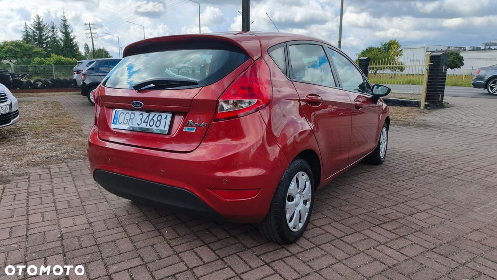 Ford Fiesta 1.25 Ambiente - 2