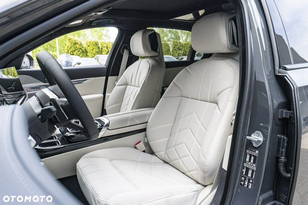 BMW Seria 7 - 15