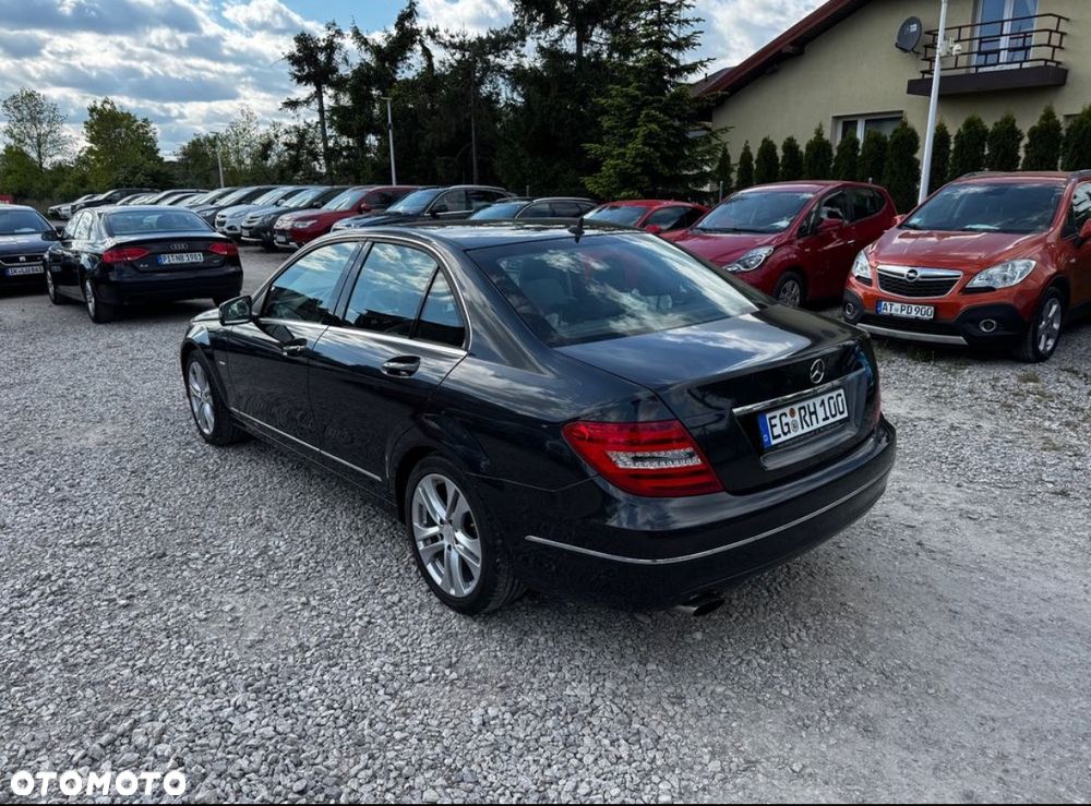Mercedes-Benz Klasa C 200 CGI BlueEff Avantgarde - 13
