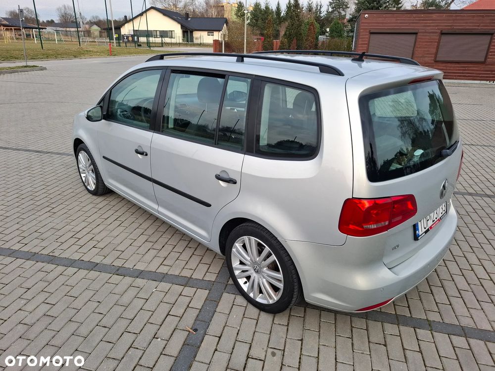 Volkswagen Touran - 8