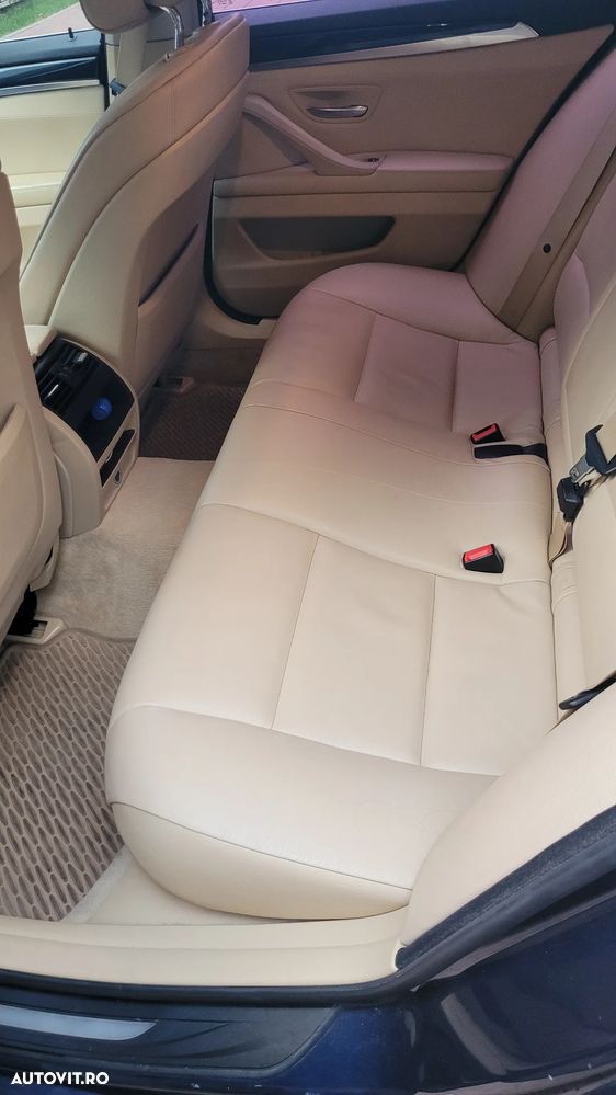 BMW Seria 5 525d xDrive AT - 9