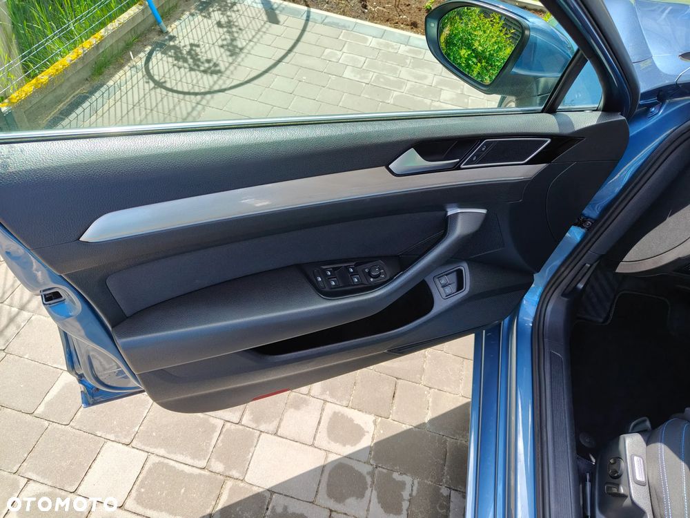 Volkswagen Passat - 19