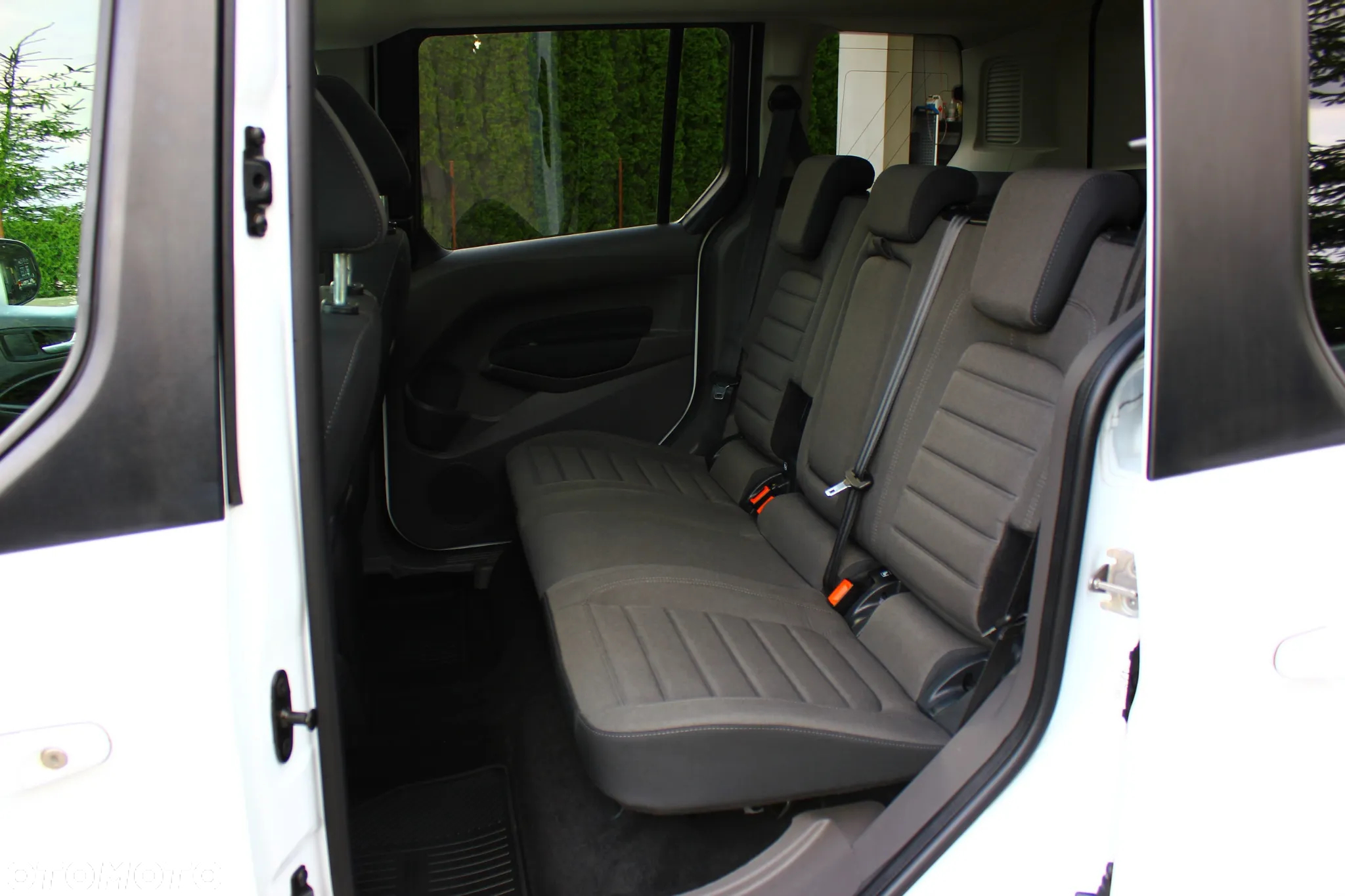 Ford Tourneo Connect 1.5 EcoBlue Titanium - 34