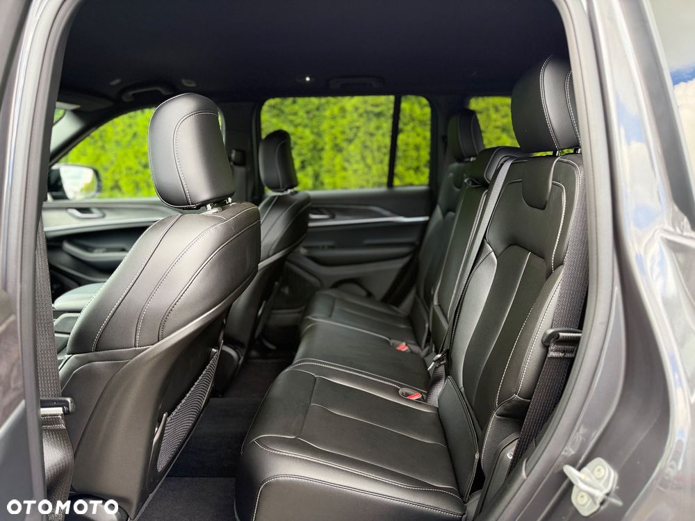 Jeep Grand Cherokee - 29