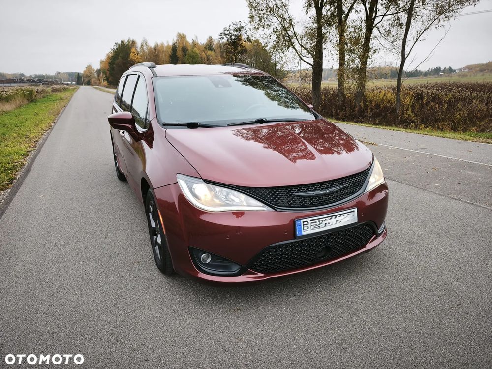 Chrysler Pacifica - 18