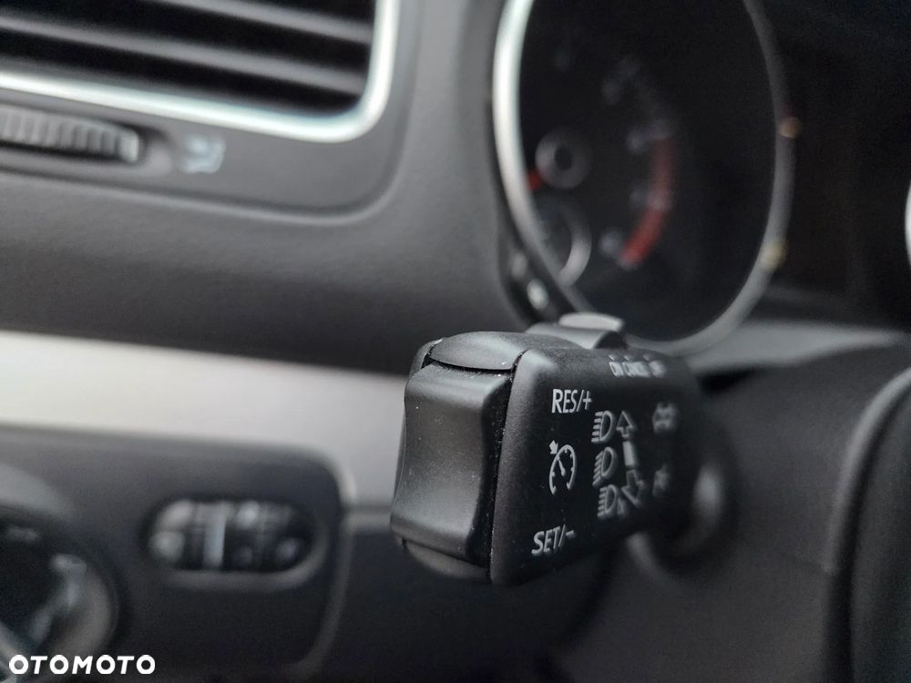 Volkswagen Golf - 21