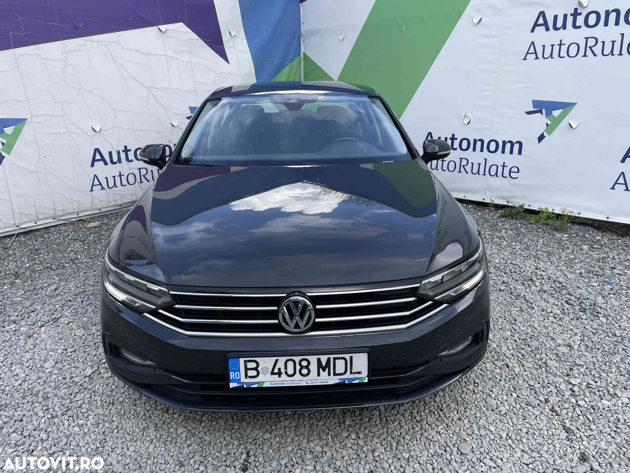 Volkswagen Passat - 2