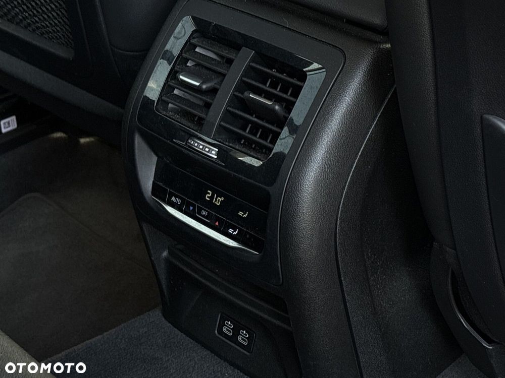 BMW X3 xDrive20i - 26